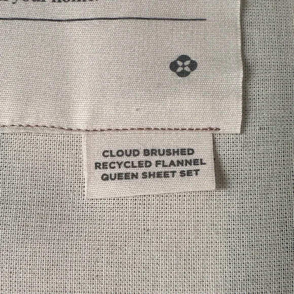 Coyuchi Cloud Brushed Recycled Flannel Queen SheetSet Juniper Herringbone Stripe - Picture 6 of 6